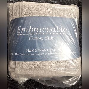 Embraceable 4-Piece Cotton Silk Hand/Wash Towel Set. Steeple Gray